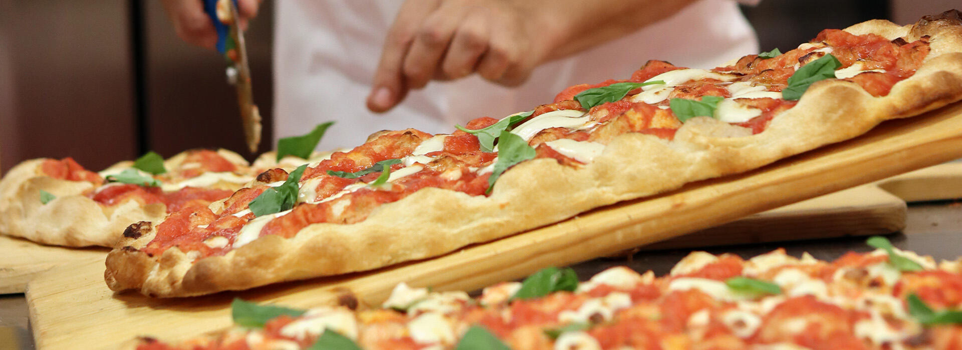 How to enjoy Infermentum&rsquo;s Pizza Pala and Pizza Teglia